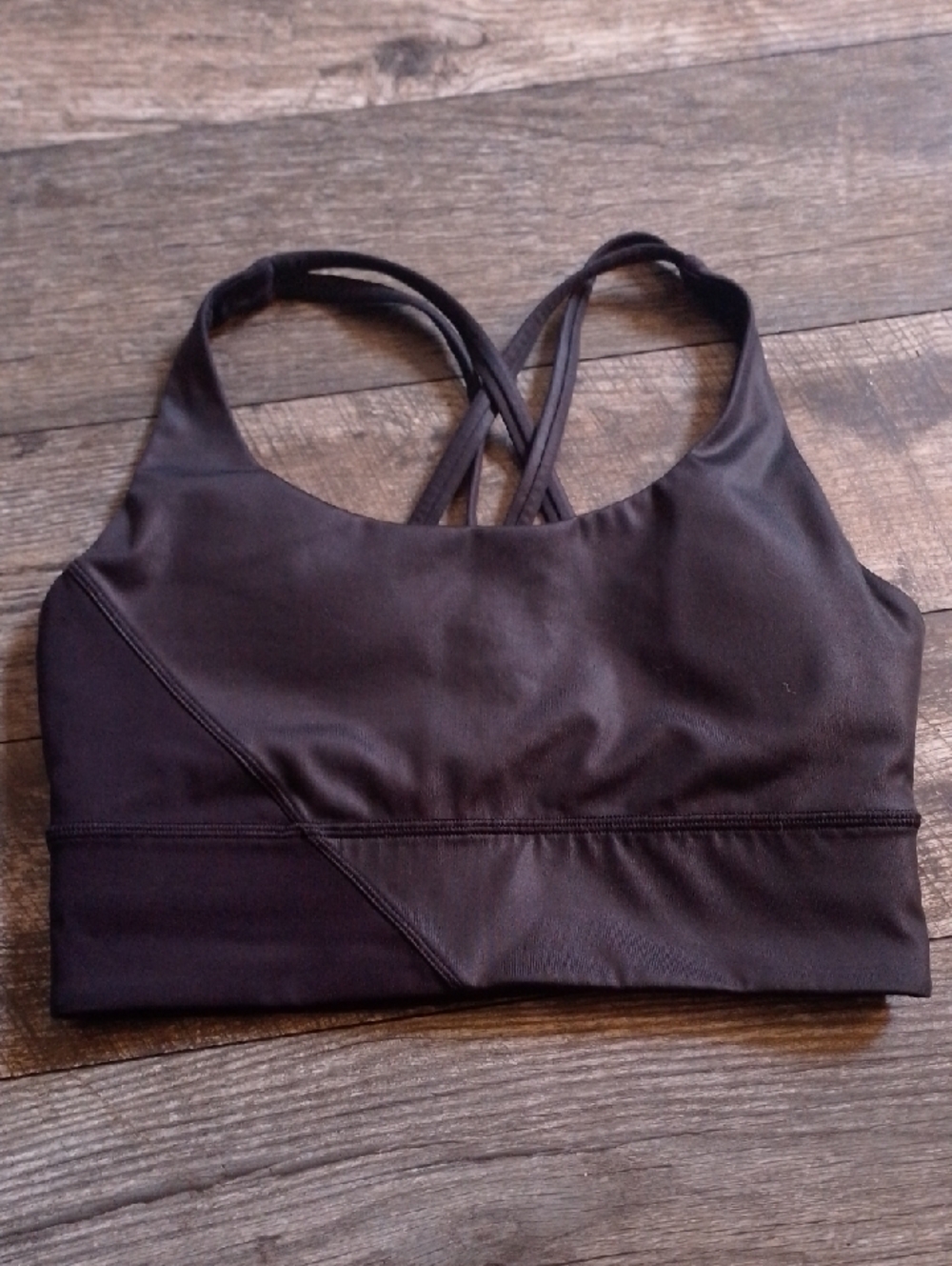 Lululemon Two Tones🖤 Black & Metallic Black Shine ✨ Sports Bra Cross Back